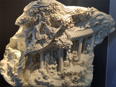 以松樹為對象的石雕工藝品,其代表什么